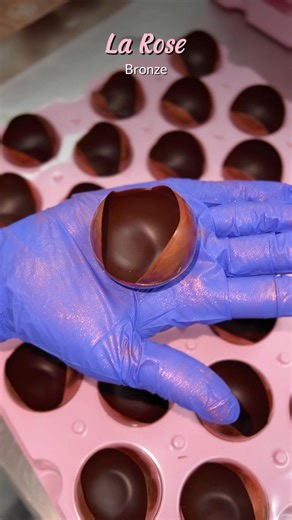 Curious about the magic unfolding in our production atelier? We're currently crafting La Rose - enchanting orb-shaped chocolate decorations ready to be filled with the most delightful dessert creations imaginable! 🤩✨ Seize the opportunity to elevate your sweet indulgences! 🌟 Act fast and secure yours today. 📧 DM us or drop an email for more information. Let the decadence begin! 🌹🍫 #LaRoseMagic #SweetCreations #ChocolateLovers #LaRoseNoire #choco #chocolate #dessert #desserts #sweet #sweets 