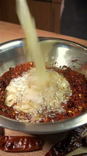 Crispy Chilli Öl 🔥 🌶️ – Das Zeug macht süchtig!