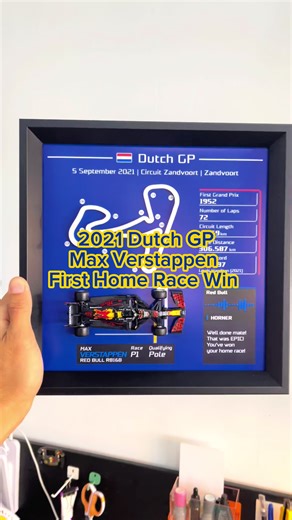 2021 Dutch GP – Verstappen’s Home Victory 🇳🇱 Zandvoort. The roar of the Orange Army. A flawless drive. Max Verstappen took his first home race win in style, dominating the weekend and strengthening his championship charge. This 3D Track Frame lets you relive that special moment: 🏎️ RB16B in 1/43 scale – The car that led him to victory 📍 3D Zandvoort Circuit – Feel the flow of the Dutch GP 🔵 Blue Backboard – the classic Red Bull color The Dutch GP wasn’t just another race. It was a statement