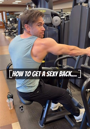 Major muscles that make up a shredded back: • Latissimus Dorsi (Lats) – the wings that give you width and that epic V-taper • Trapezius (Traps) – upper, mid, lower – builds that yoke and upper-back thickness • Rhomboids (major & minor) – pull your shoulder blades together for posture & detail • Levator Scapulae – helps shrug and stabilize the neck/shoulders • Erector Spinae – the deep spinal erectors that run along your spine for lower-back strength & stability • Others like teres major/minor, i