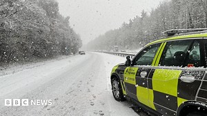 UK weather: Snow and ice cause travel disruption around UK