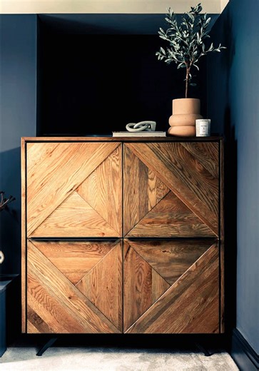 Transform your dining room with this Smoky Oak Highboard. 🤩 Its bold design, rich Smokey finish, and unique diamond-patterned cupboards bring warmth and style to any room. 😌💎 Looking for stylish storage? Visit our website (link in bio) or DM us for details! #rydaninteriors #highboard #modernfurniture #livingroomfurniture #homedecor #interiordesign #furniturestyle #homeaccessories #homedecor #interiordesign #furnitureinspo #luxuryfurniture #hullfurniture #ukinteriordesign #yorkshireinteriors #