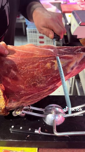 Descubre el Jamón Ibérico: Un Sabor Excepcional