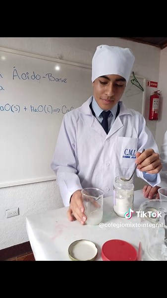 Tipos de Reacciones Químicas en Laboratorio
