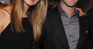 Adam Levine oficializa noivado com modelo da Victoria´s Secret