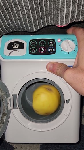 Washing machine kid vs