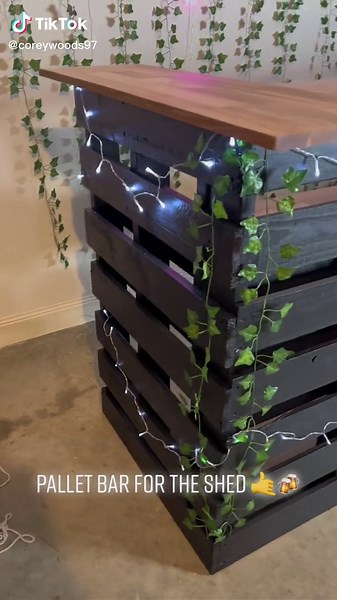 Building a Pallet Bar for Your Shed: Bring on Summer! 🌞🍻