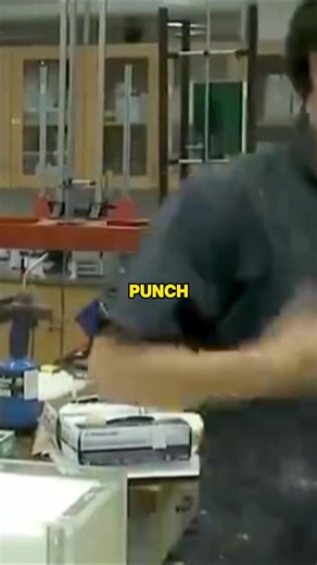 The Strange Behavior of Non-Newtonian FluidsNon-Newtonian fluids change their thickness depending on force—acting like a solid under pressure and a liquid when handled gently. Acommon example is a simple mixture of cornstarch and water.