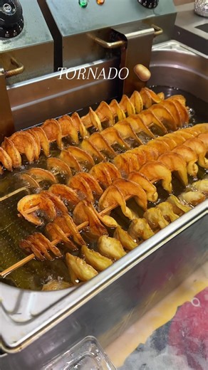 De bonnes tornado chips dispo au @Festiistanbul 😋✨