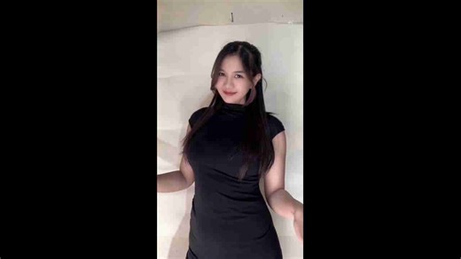 Artist draws stunning picture of a woman with single marker pen line