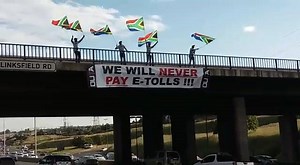17K views · 939 reactions | Our OUTA Bridge brigade was out in full force at the Linksfield rd Bridge over the N3 this morning. It was clear from all of the hooting that most of the motorists who saw us agree with OUTA’s stance on eTolls. Where should our bridge brigade protest next? | OUTA - Organisation Undoing Tax Abuse | Facebook