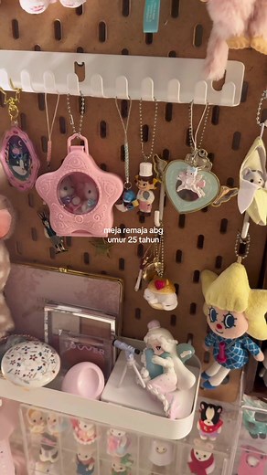 Aesthetic Desk Setup for Teenage Girls