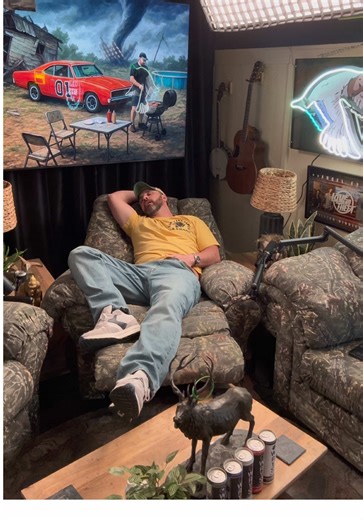 Justin Danger Nunley (@justin_danger_nunley)’s video of USA Vs Canada Hockey