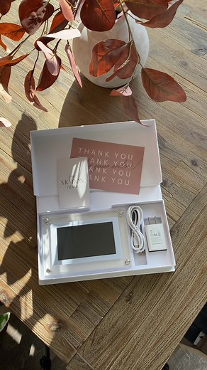 Lively Memories Motion Video Frame - Review and Unboxing