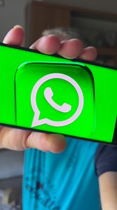 Per attivare il lucchetto nelle chat di WhatsApp, segui questi passaggi:✅Apri l’app WhatsApp.✅Seleziona la chat che desideri proteggere.✅Tocca il nome del contatto o del gruppo in alto.✅Scorri verso il basso e tocca Lucchetto chat.✅Scegli l’opzione di protezione che desideri utilizzare:✅Password: Inserisci una password di almeno 6 caratteri.Impronta digitale: Se il tuo dispositivo è dotato di un sensore ID, toccalo per confermare.✅Riconoscimento facciale: Se il tuo dispositivo è dotato di un sen