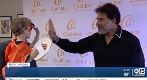 INCREDIBLE! 💪 Original Hulk actor Lou Ferrigno stopped by a Valley school for deaf and hard-of-hearing students to read and talk about his own experience with hearing loss. STORY: https://bit.ly/3XQUqlt | ABC15 Arizona