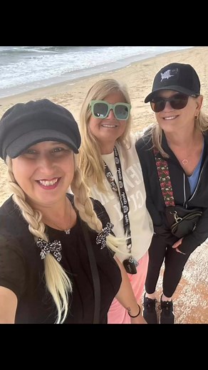 12 reactions · 4 comments | I had so much fun today on my beach walk 殺. It’s just what I needed. #april2025 #beachlife #beachvibes #huntingtonbeach #livingmybestlife #makingmemories #california #friends #beachwalk #justwhatineeded #happylife #exercisemotivation #walking #healthylifestyle #ilovewalking #beachwalks #lastdayofthemonth #lastdayofapril #WackyWednesday #gettinghealthy #gettingoutinnature | April Teafatiller Desjardin | Facebook