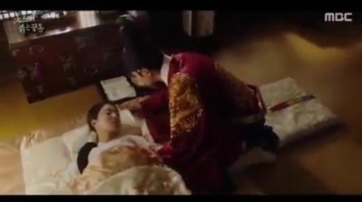 THE RED SLEEVE - EPISODE 17 (FINALE) And it all ends here. Deok Im, we know you had a wonderful time with your adventures and principles. You did well. You may take your rest now. The Red Sleeve has found it's end. Good job, everyone. #TheRedSleeve #TheRedSleeveCuff #TheRedSleeveEpisode17 #TheRedSleeveEpi17 #TheRedSleeveEp17 #LeeJunHo #LeeSeYoung #KDramaJagiya | KDRAMA Jagiya