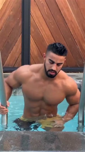 Handsome Men with Beards Showcase Impressive Physiques in TikTok Videos