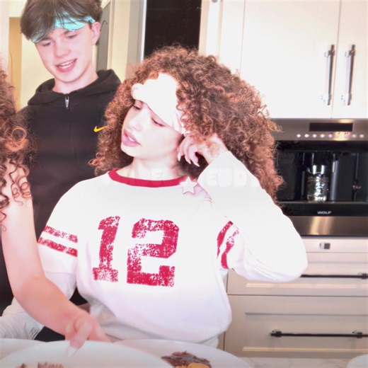 Big and Chunky Trend with Eli and the Kalogeras Sisters