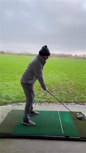 Gareth is a good player who has come down from 12 to 6 handicap this season. Our goal for next year is to unlock some more speed. The clips in these videos are 4 swings apart. We had a discussion about how forces work in the golf swing and the importance of getting more vertical force at impact for him specifically to gain more distance. His feels were high hands at the top, push down to jump up. We had a GCQuad down and saw a couple of swings on 12 yards gained and then on the 4th swing, he sta
