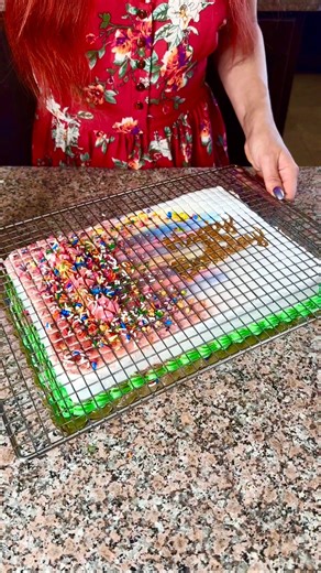 This cake hack is life changing🤯 I combined only sprinkles and edible cake dust to make this amazing dessert! This is perfect for birthdays, weddings, or any holiday events. | The Jenn Show