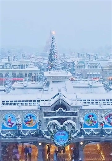 Explore Snowy Magic at Disneyland Paris This Winter