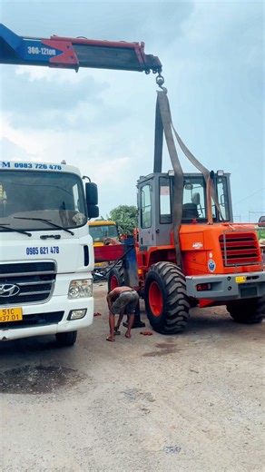 Tiễn em xúc lật HITACHI LX 80 về với A trai Quảng Trị