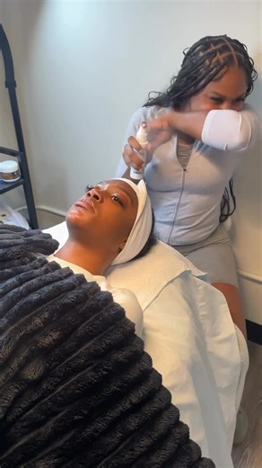 Stop Laughinn on Instagram: "She ain’t find that shit funny at all 😂 #fyp #funnyvideos #stoplaughinn #funny #notfunny"