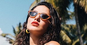 Sunny Leone's pool photo is all things hot as she sizzles in yellow swimsuit