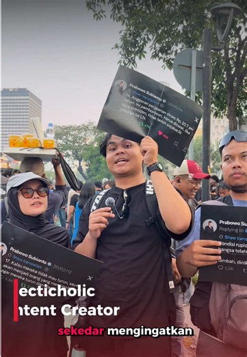“Sebenarnya kita cuman sekedar mengingat kan, barang kali lupa…” ucap salah seorang peserta aksi #MenujuIndonesiaBangkrut Halo Sobat Pers Muda! Pada 12 Juni 2026, Tim Perisai telah melaksanakan liputan langsung aksi demonstrasi yang berlokasi pada kawasan Bundaran HI, Jakarta. Para peserta aksi ini tidak hanya berasal dari kalangan mahasiswa, tetapi juga masyarakat sipil. Perisai Ask Question bagian 1 ini, kami mendapatkan kesempatan untuk mewawancarai peserta aksi yang memiliki latar belakang s