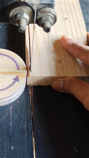 remove the edges of the wood with a band saw. #woodworking #wood #diy