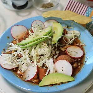 4.2K reactions · 11K shares | How do you like your pozole? We love to pair it with some delicious tostadas! For more pork recipes go to porkteinspira.com #SabrososMomentos | Hispanic Kitchen | Facebook