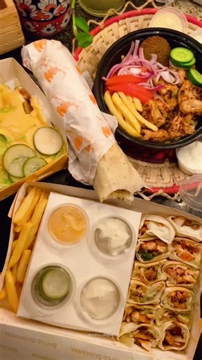 Mish Mughal on Instagram: "X @baitulshawarma Food Rate🔅 Shawarma Fries : 7.5 / 10 Double Platter : 9 / 10 Shish Tawook Rice bowl : 9 / 10 Shish Tawook Shawarma : 6.5 / 10 Follow for more @misha_mughal . . #explore #lahore #mishamughal #love #instagood #fyp #pakistan #viral #influencer #trending #song #foodie #baitulshawarma #foodporn #shawarma #bollywood #reel #streetstyle #explorepage"