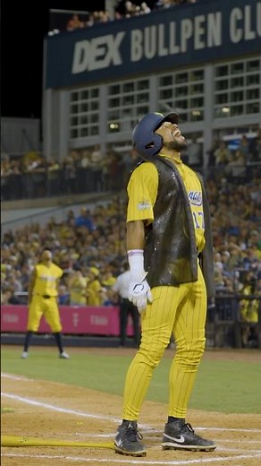 Batter Does “Smooth Criminal” Dance#savannahbananas#geauxtigers#lsutigergirls#smoothcriminal#dance