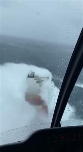 Massive Cargo Ship vs Colossal Waves - What Happens Next #maritime #waves #danger