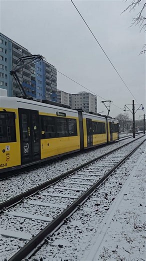 #WirsindBVG Freifahren von der Oberleitung #fy #tram #straßenbahn #trainspotting #bvg #train