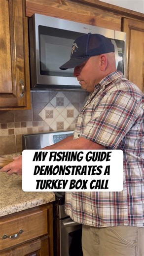 Capt. JJ demos box call for turkeys #turkeyseason #turkeyhunting
