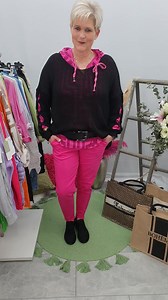 396 reactions · 30 comments | Frühling ist, wenn die Seele wieder bunt denkt. Mit diesen tollen Outfits strahlt ihr passend zum Frühling in tollen bunten Farben✨ #ILESSA #wirliebenmode #foryou #outfitofday | Ilessa Bella Moda | Facebook