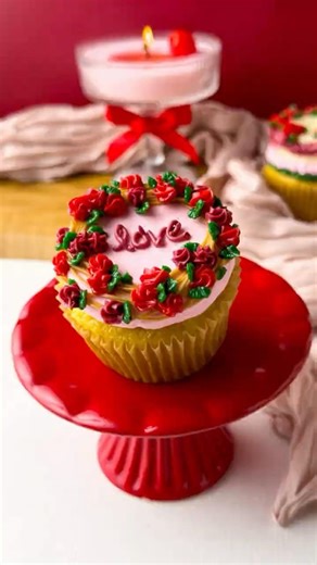 Vintage Rose Wreath Cupcake Tutorial 🌹