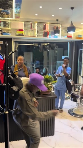 Riyaz babers abuja suna ganin tashin hankali 🤣🤣😂