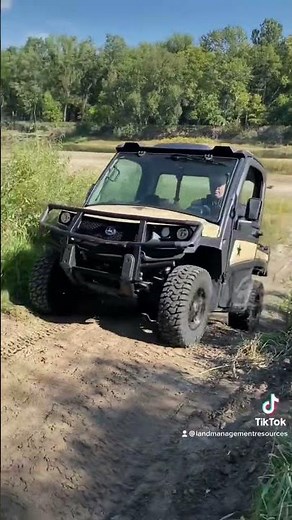 John Deere Gator Off-road