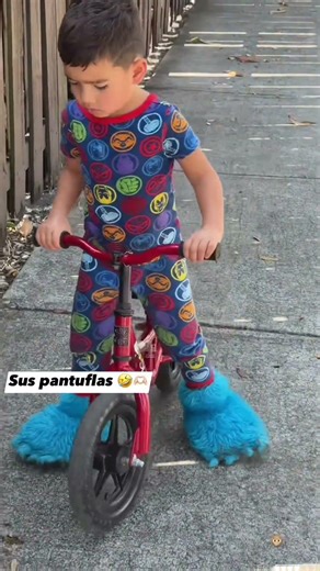 Juanito y sus pantuflas 🙊 #shorts