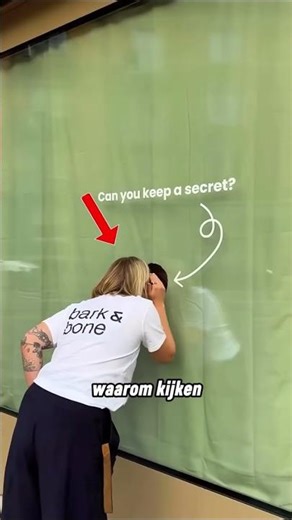 Waarom zijn mensen nieuwsgierig om in dit geheime gat te kijken 😳