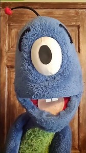 TWERKING DUCK? ONLYDUCKS? ALIEN REACTS! BLOOOB #shorts