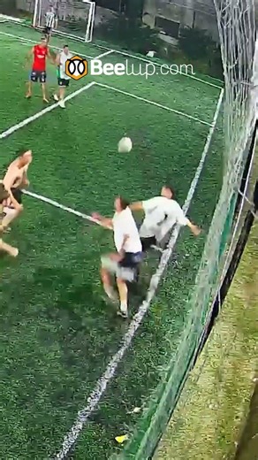 Tutorial: como salir del lateral cuando estás presionado.#beelup #jugada #revivitupartido #golazo