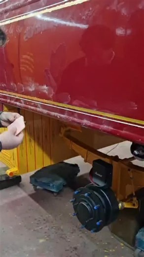 GOLD! Yes that’s real gold being applied by @aaronvalentinestephens to my Brayshaw living wagon. Don’t forget that the quality remains long after the price is forgotten. #gold #gilded #handpainted #lining #coachlining | Joby Carter Signwriter