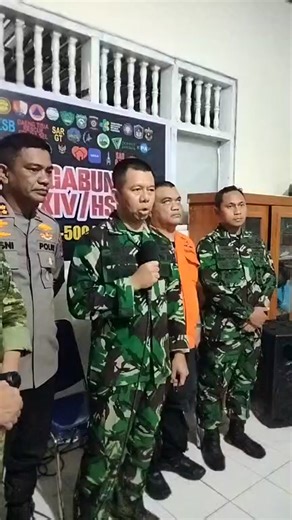 BREAKING NEWS: Korban kedua Pramugari Pesawat ATR 42-500 DIEVAKUASI dari Lereng Gunung Bulusaraung Pangkep Laporan wartawan Tribun-Timur.com/Muslimin Emba | Tribun Timur Berita Online Makassar
