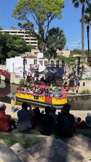 San Antonio River Walk 🇺🇸 | Beautiful Tourist Attraction #shorts