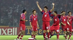 Fourteen years ago, Thailand and Indonesia faced off in one of the most tightly-contested finals in the history of the ASEAN Football Championship... _____________________ เมื่อ 14 ปีที่แล้ว ไทยกับอินโดนีเซียได้แข่งขันกันในแมตช์ชิงชนะเลิศที่บีบหัวใจที่สุดนัดหนึ่งในประวัติศาสตร์ฟุตบอลชิงแชมป์แห่งชาติอาเซียน | ASEAN United FC